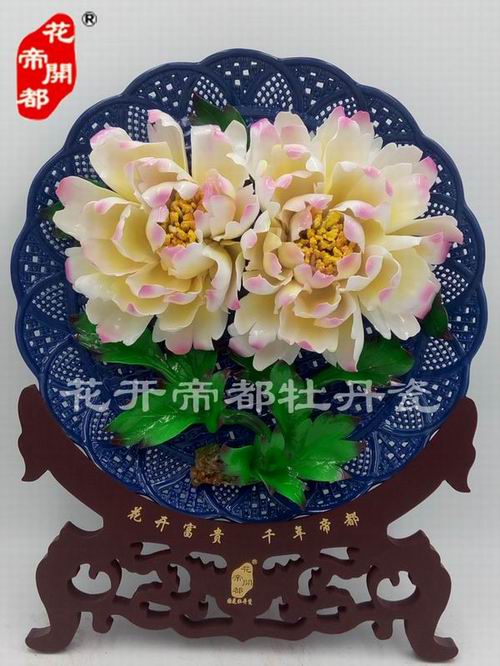 想知道洛陽牡丹瓷怎么做的，我們一起來看看吧